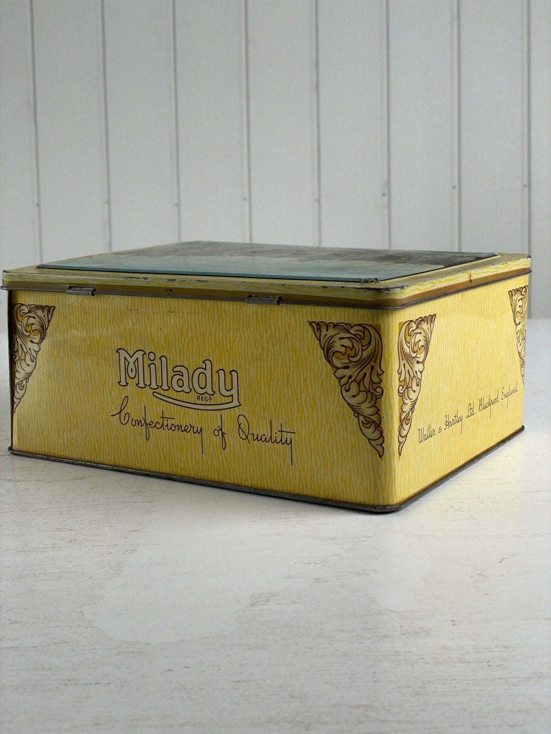 Milady Confectionary of Quality kagedåse - Mission Afrika Genbrug